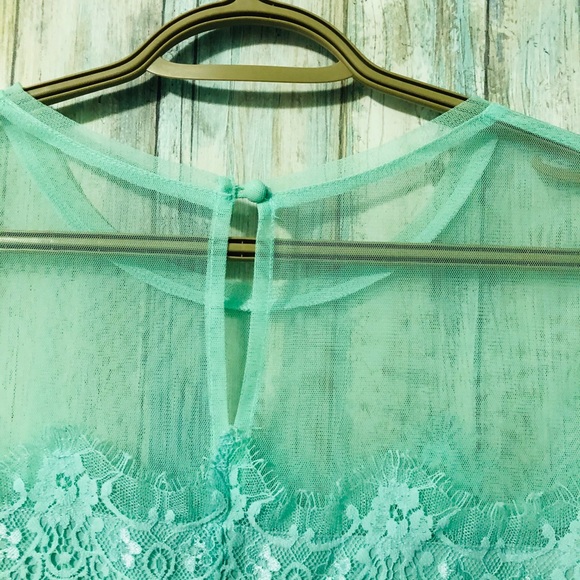 Beautiful lace mini dress. - Picture 2 of 4